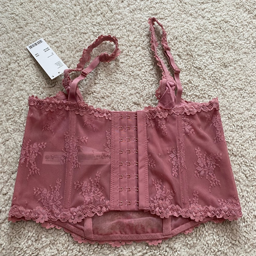 Out From Under Firecracker Lace Corset NWT Size S - Berry - Picture 6 of 7